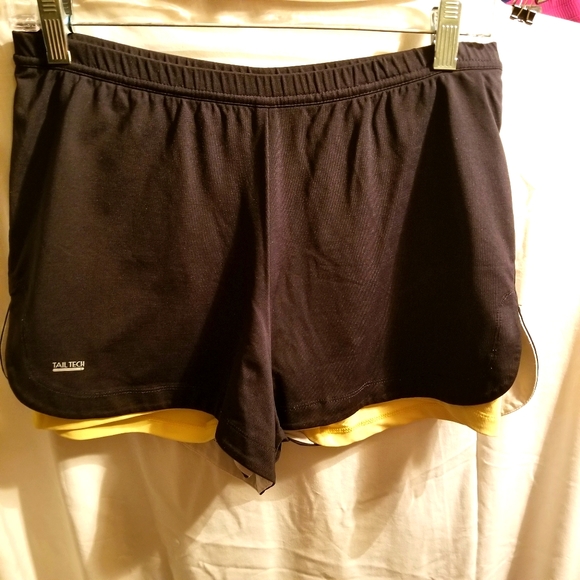 Tail Tech Performance size Medium shorts - Picture 1 of 5